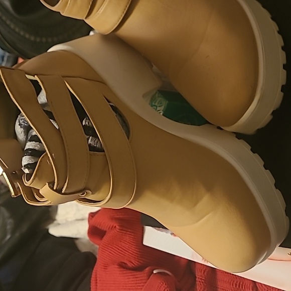 Chunky Heel Buckle Ankle Boot - Picture 10 of 16